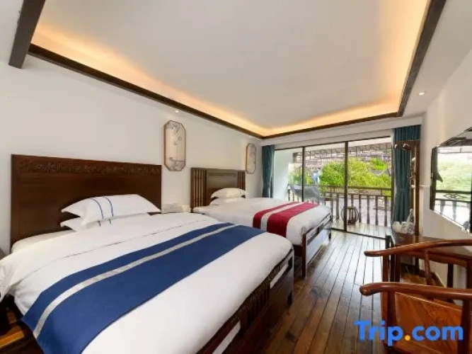 Deluxe Twin Family room with balcony and with river view