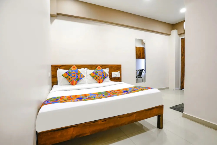 Fabhotel Royal Paradise