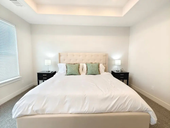 Northside Retreat Chic 3 Bdr, Pet Friendly!