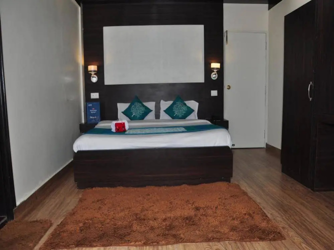 OYO Rooms Mall Road Shimla