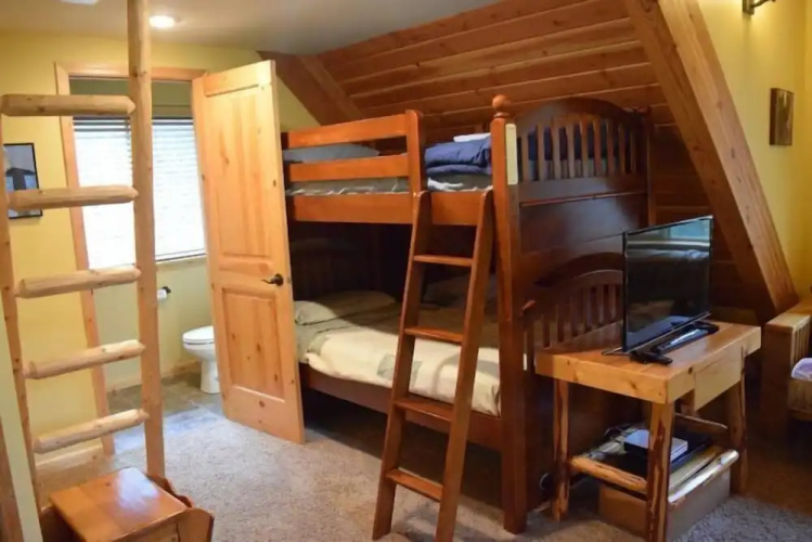 Creekside Cabin