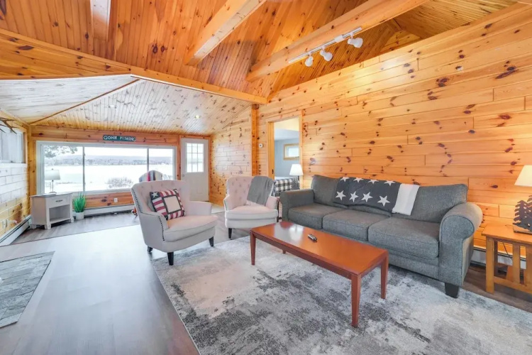 7 Mi to Nubs Nob: Lakefront Abode w/ Fire Pit!