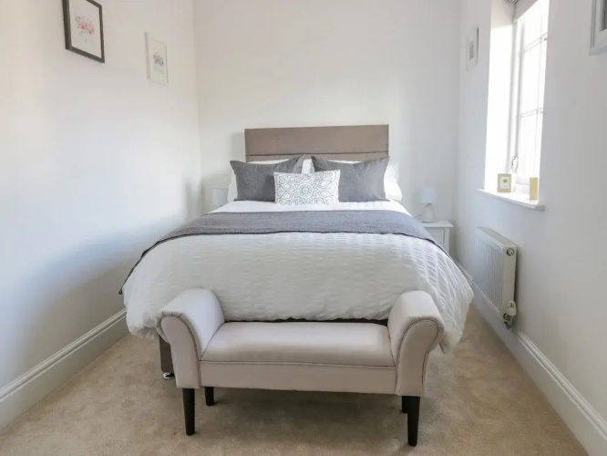 40 Bowmont Court
