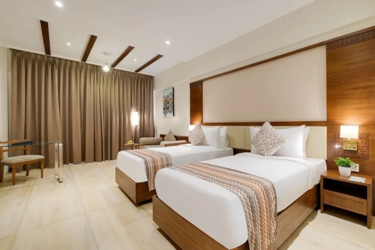 Standard Club room with balcony and with mountain view