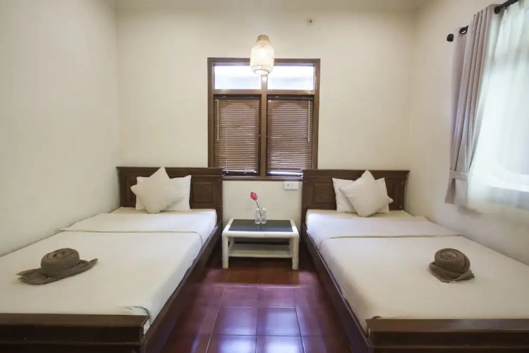 Standard Twin room with balcony