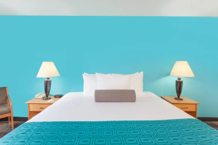 Howard Johnson Express Inn