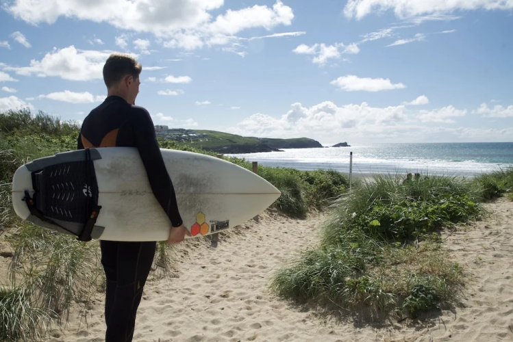 Base Surf Lodge