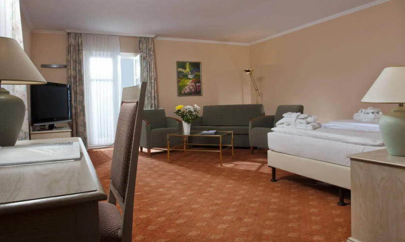 LOEV - VELA Hotel