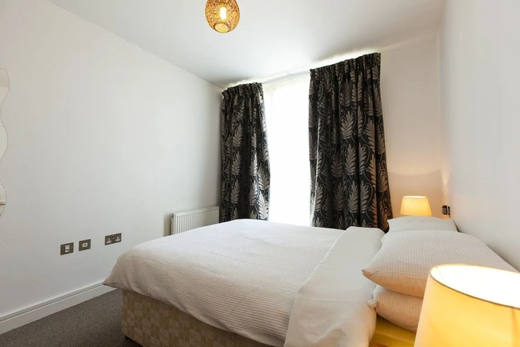 2 Bedrooms Apartment
