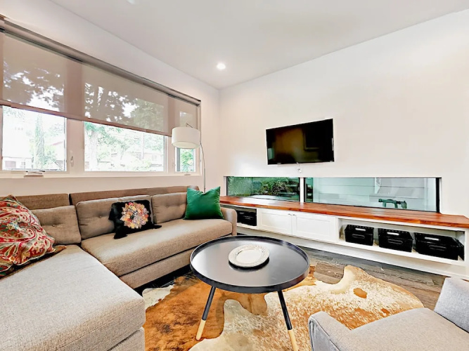 3br W/ Contemporary Kitchen, Patios 3 Bedroom Duplex