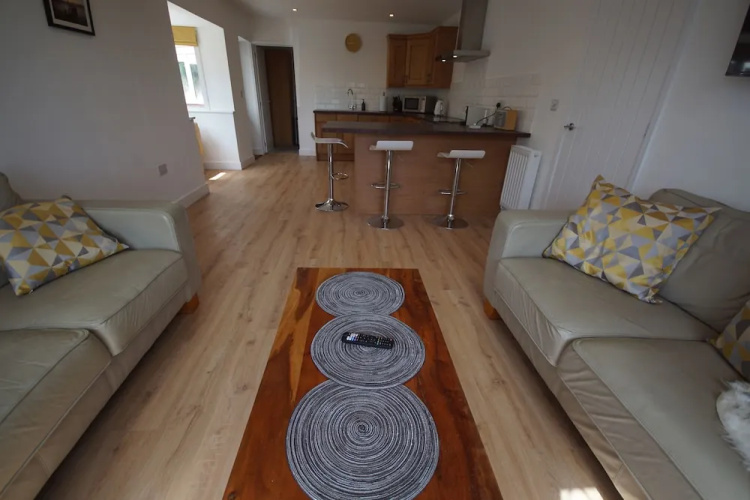 Vale View - Sleeps 6 - Pets Ok - Garden - Parking