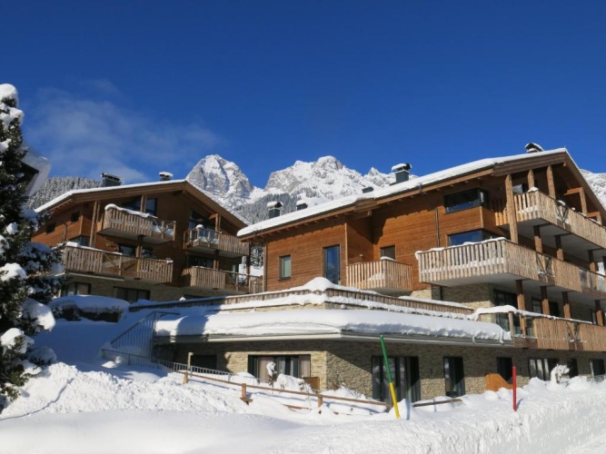 2 Bedrooms Apartment with view