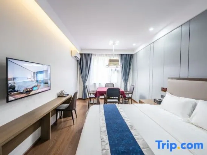 Deluxe Double Attic room