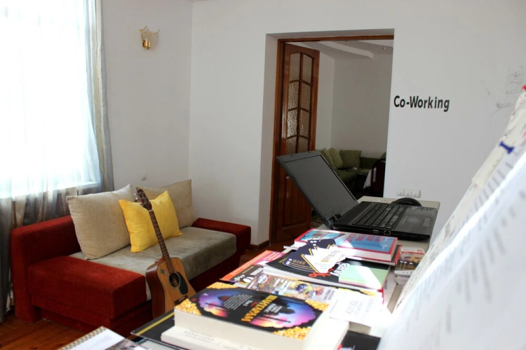 10000MILES Hostel