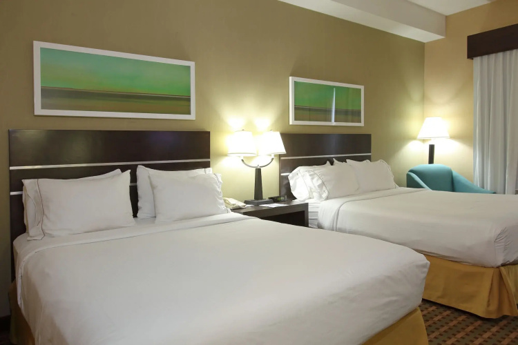 Holiday Inn Express & Suites - Vernon by IHG