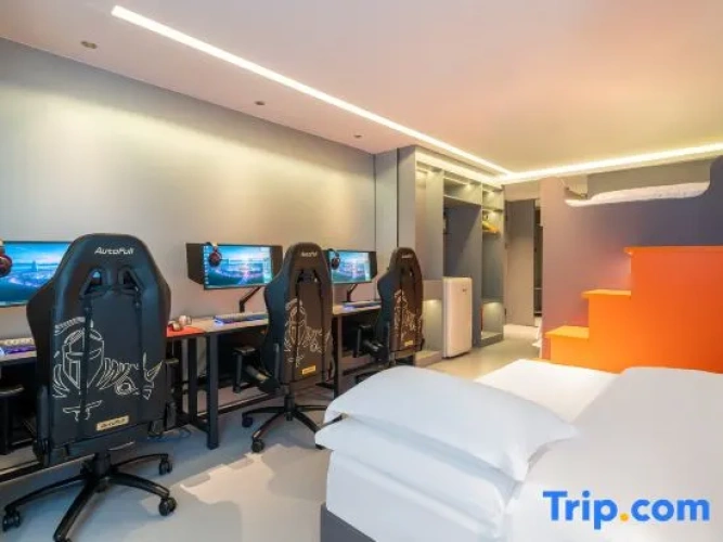 Bed in Dorm