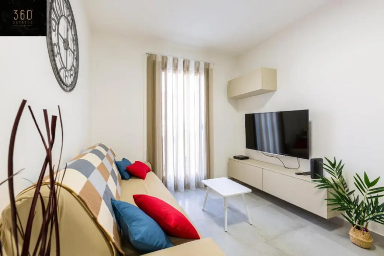 Lovely & Spacious home with King sized BED & AC by 360 Estates
