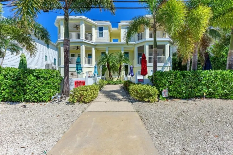 4 Bedrooms Cottage