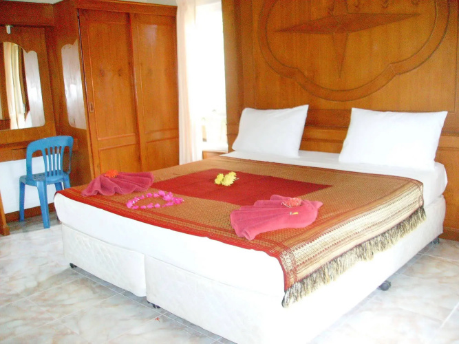 Lanta Palm Beach Resort