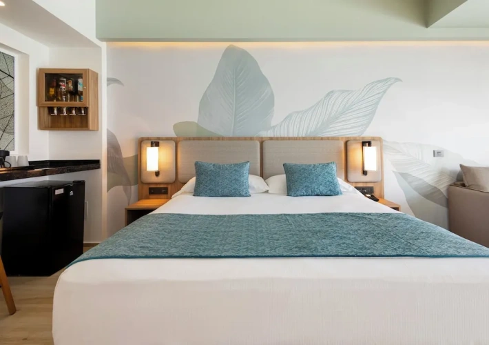 Swim Up Double room oceanfront