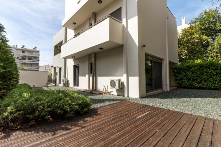 3 Bedrooms Apartment