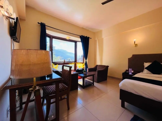 Standard room with mountain view