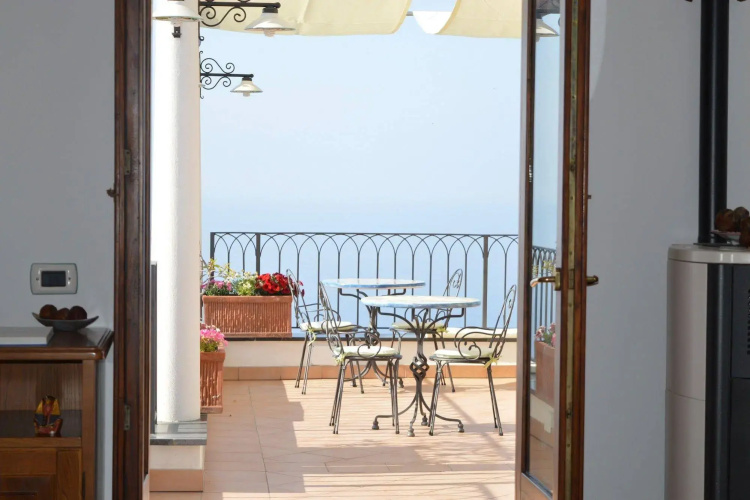 La Casa del Melograno