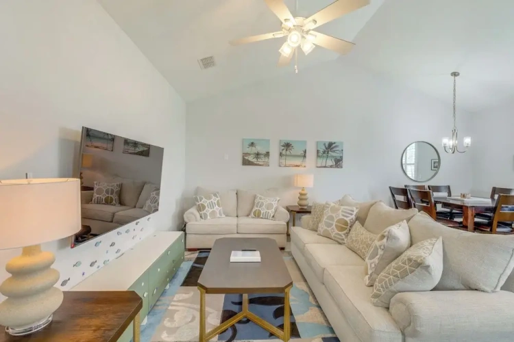 2 Bedrooms Apartment