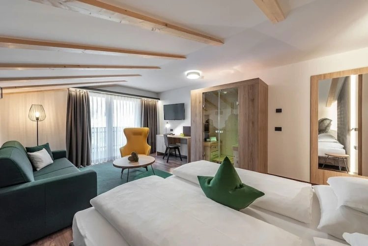 1 Bedroom Luxury Suite with mountain view