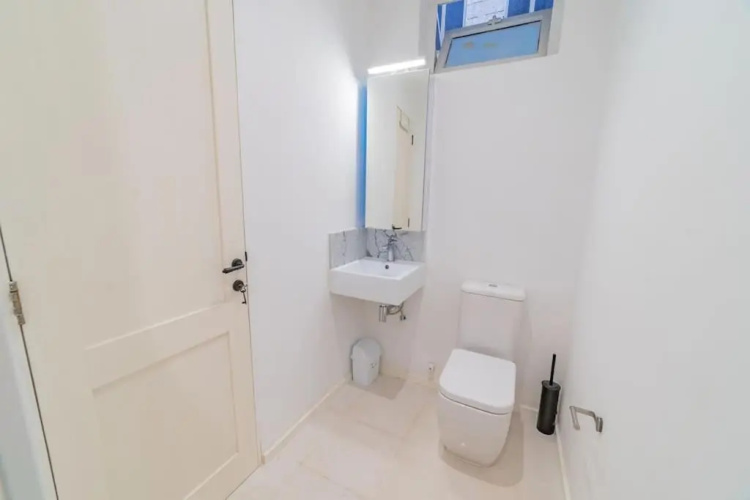 AF 3 - Modern 1 bedroom maisonette