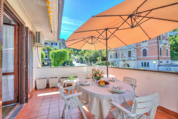Family Apartment with balcony