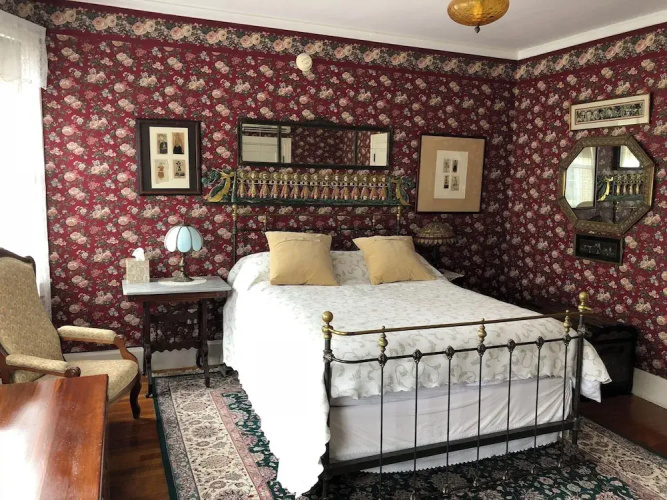 The Munroe Inn