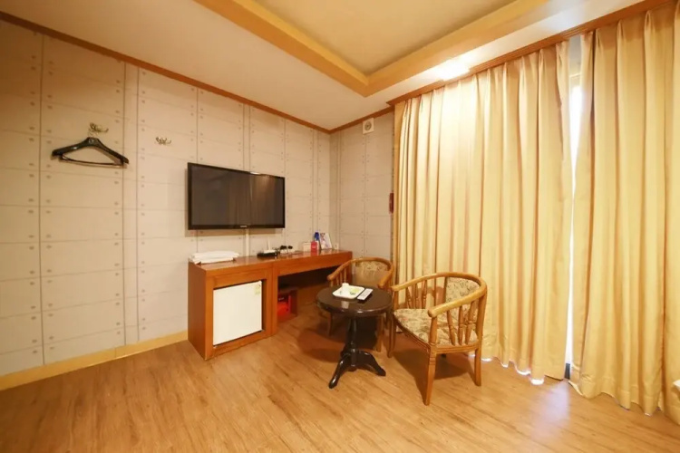 Jes Hot Spring Hotel