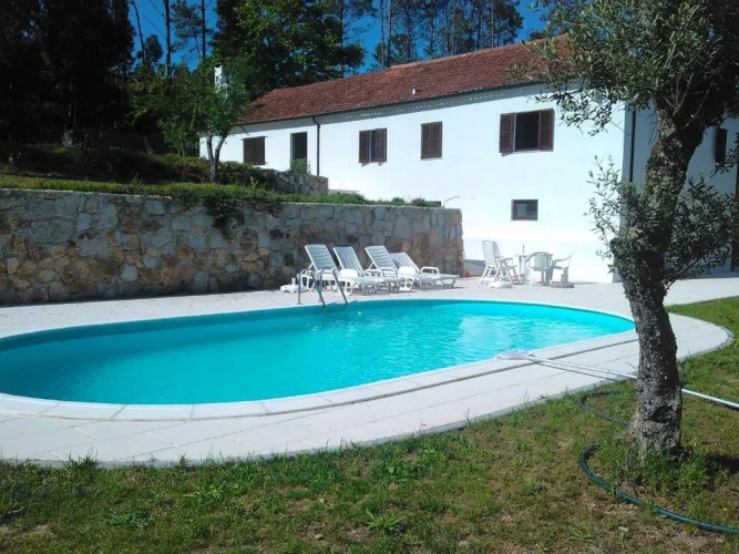 4 Bedrooms Cottage