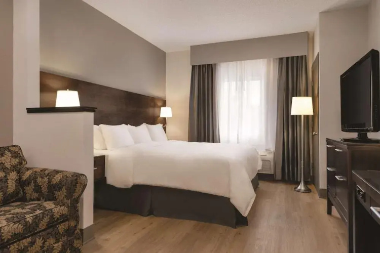 Ramada Plaza