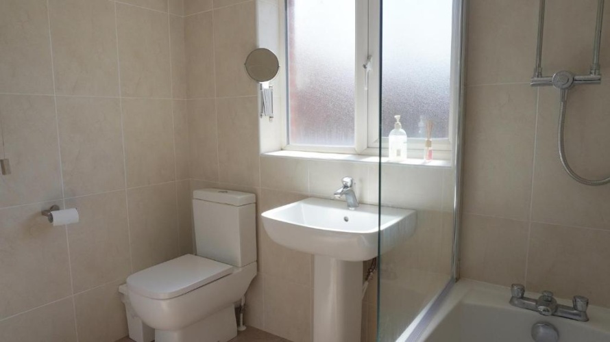 2 Bedrooms Cottage
