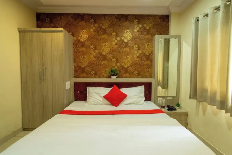 Majestic Hotel and Restro