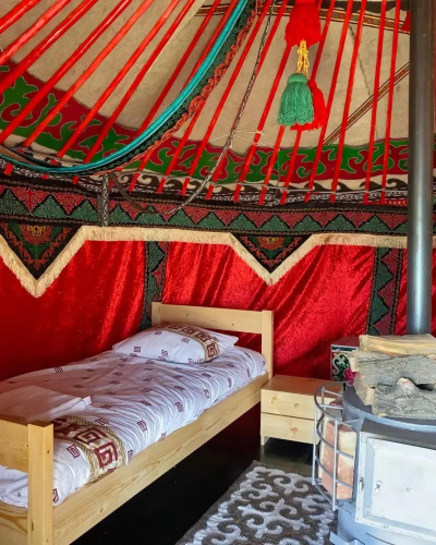 The ethno-complex Ulush Yurts (Ulush Yurts)