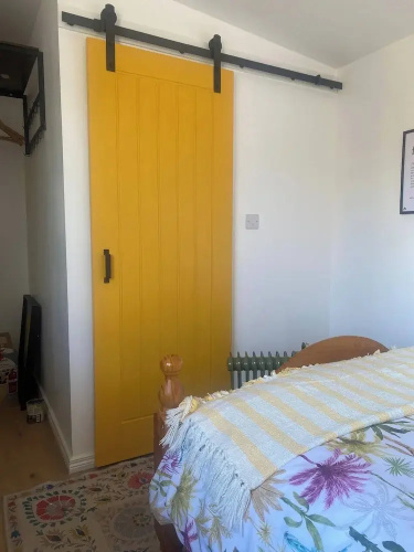 R and B Warm and Cosy Cabin