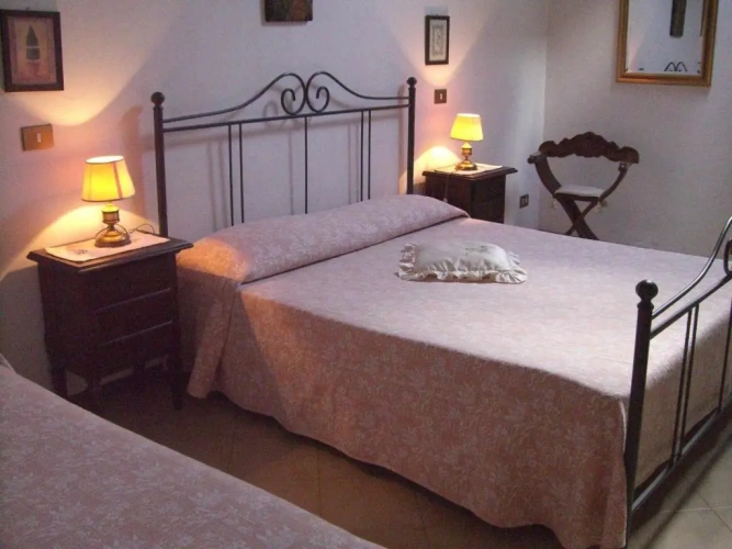 Standard Triple room