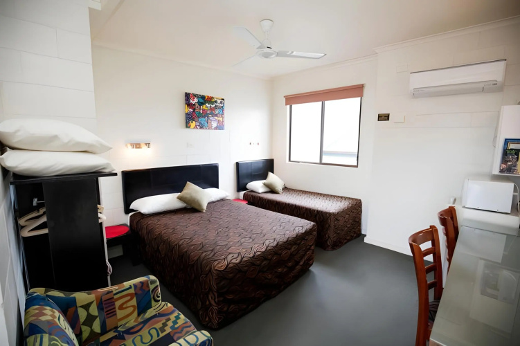 A & A Lodge Motel Emerald