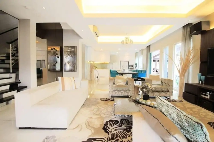 4 Bedrooms Cottage