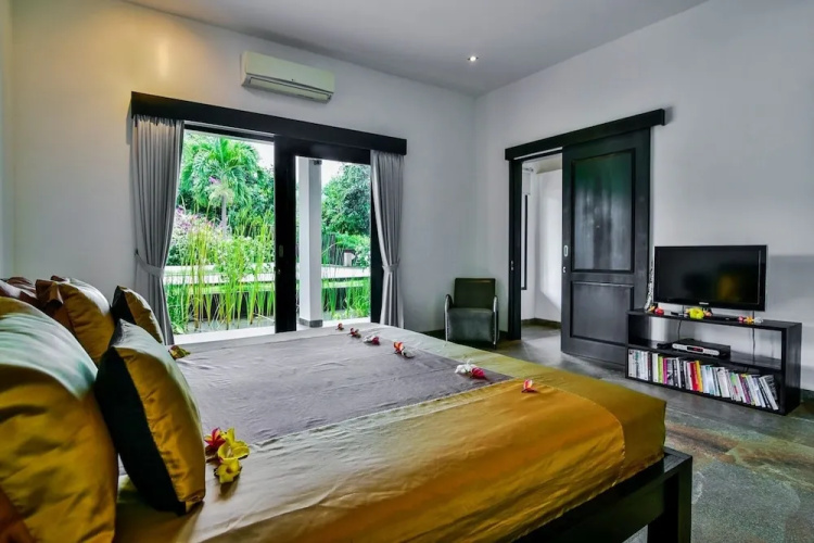 Lovina Residence