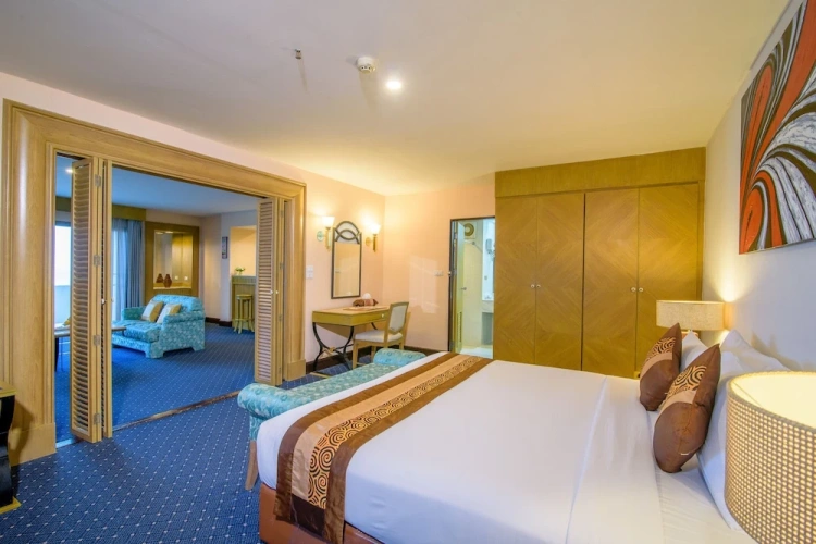 Executive Suite with balcony and with ocean view
