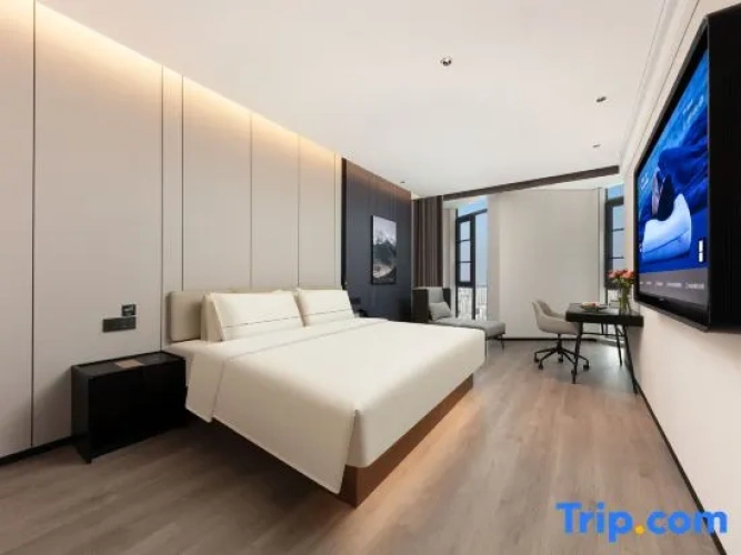 Premium Double room with city view