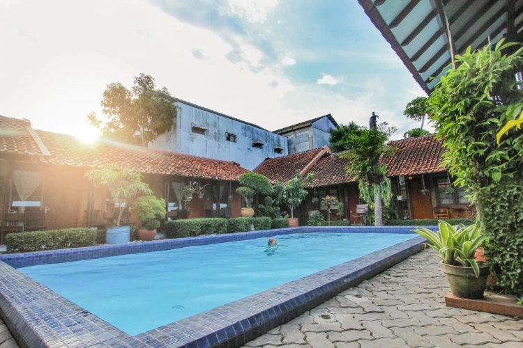 Economy room