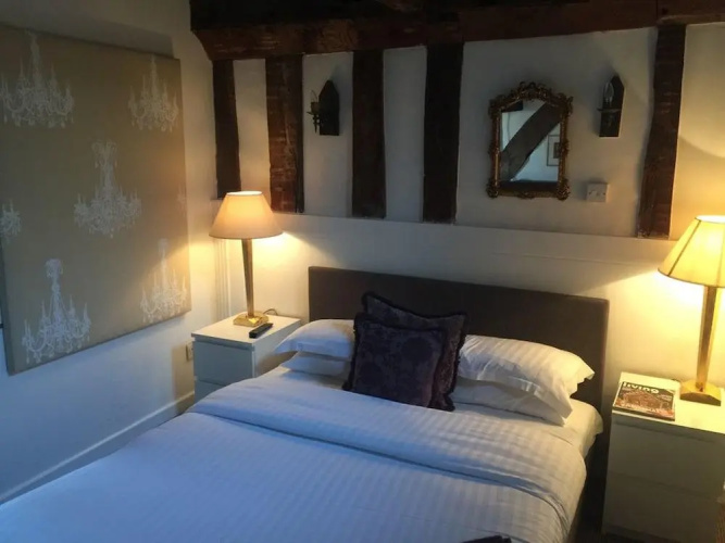 The George Hotel