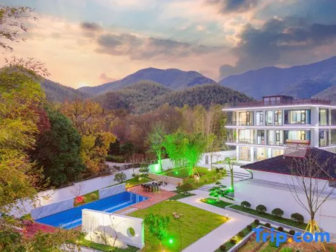 Changxing Manju B & B