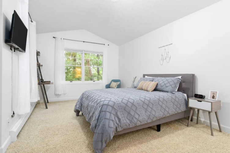 Gorgeous 2BDR Home near Downtown