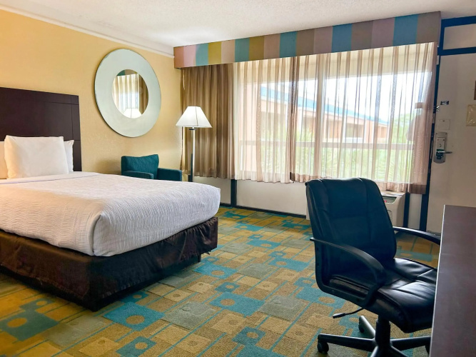 Hotel Monreale Express and Studios IDrive District